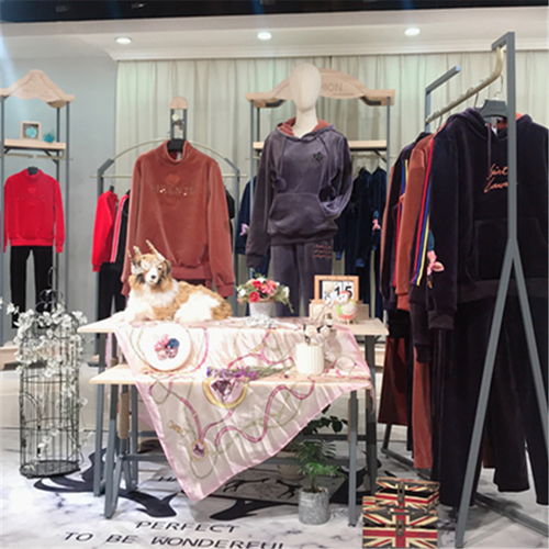 三薈教你女裝品牌折扣服裝零售店換季如何快速處理服裝庫(kù)存的方法